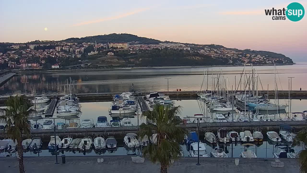 Webcam Koper – Panorama de la marina et de la promenade depuis le Grand Hotel Koper