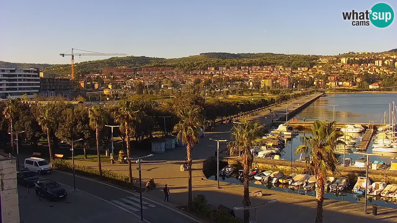 Camera en vivo Koper – puerto deportivo y paseo marítimo desde el Hotel Grand Koper