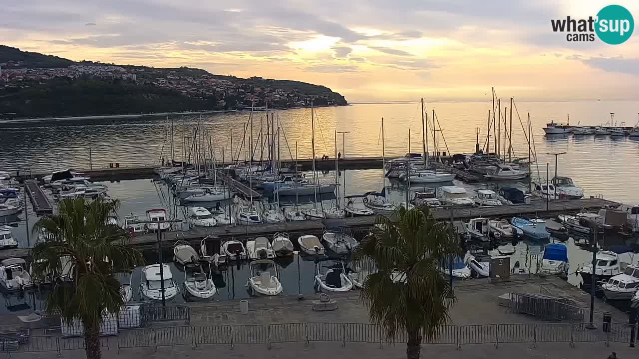Webcam Koper – Panorama des Jachthafens und der Promenade vom Hotel Grand Koper