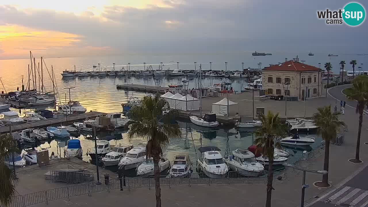 Webcam Koper – Panorama de la marina et de la promenade depuis le Grand Hotel Koper