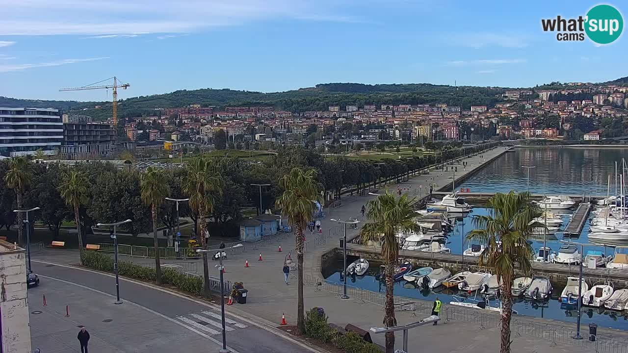 Webcam Koper – Panorama des Jachthafens und der Promenade vom Hotel Grand Koper
