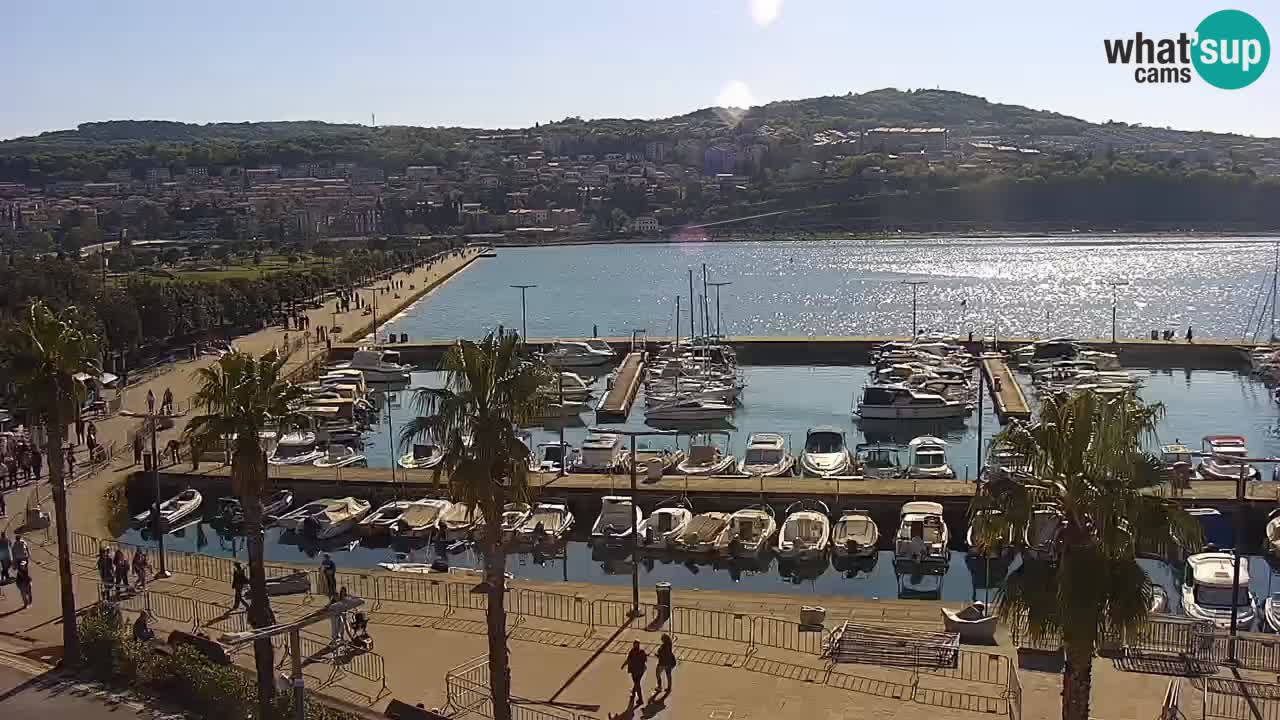 Webcam Koper – Panorama des Jachthafens und der Promenade vom Hotel Grand Koper