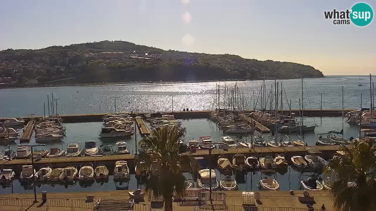 Webcam Koper – Panorama des Jachthafens und der Promenade vom Hotel Grand Koper
