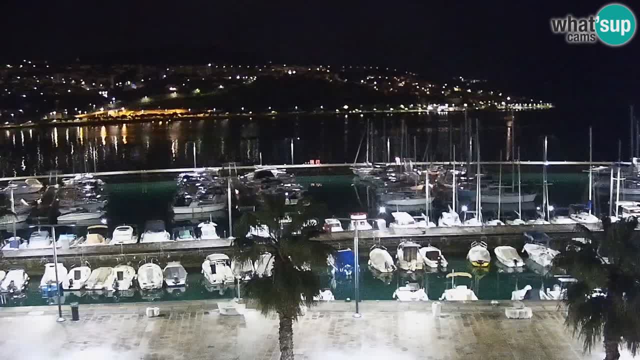 Webcam Koper – Panorama des Jachthafens und der Promenade vom Hotel Grand Koper