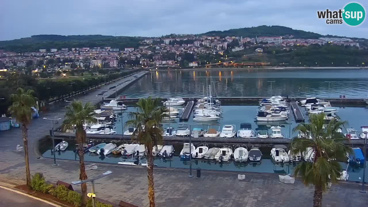 Spletna kamera Koper – Panorama na marino in promenado s Hotela Grand Koper