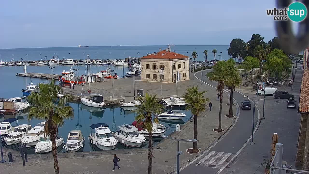 Webcam Koper – Panorama des Jachthafens und der Promenade vom Hotel Grand Koper