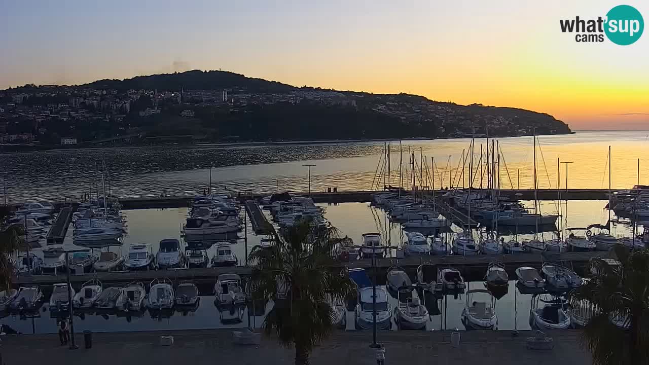 Camera en vivo Koper – puerto deportivo y paseo marítimo desde el Hotel Grand Koper