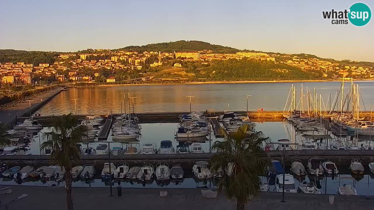 Spletna kamera Koper – Panorama na marino in promenado s Hotela Grand Koper