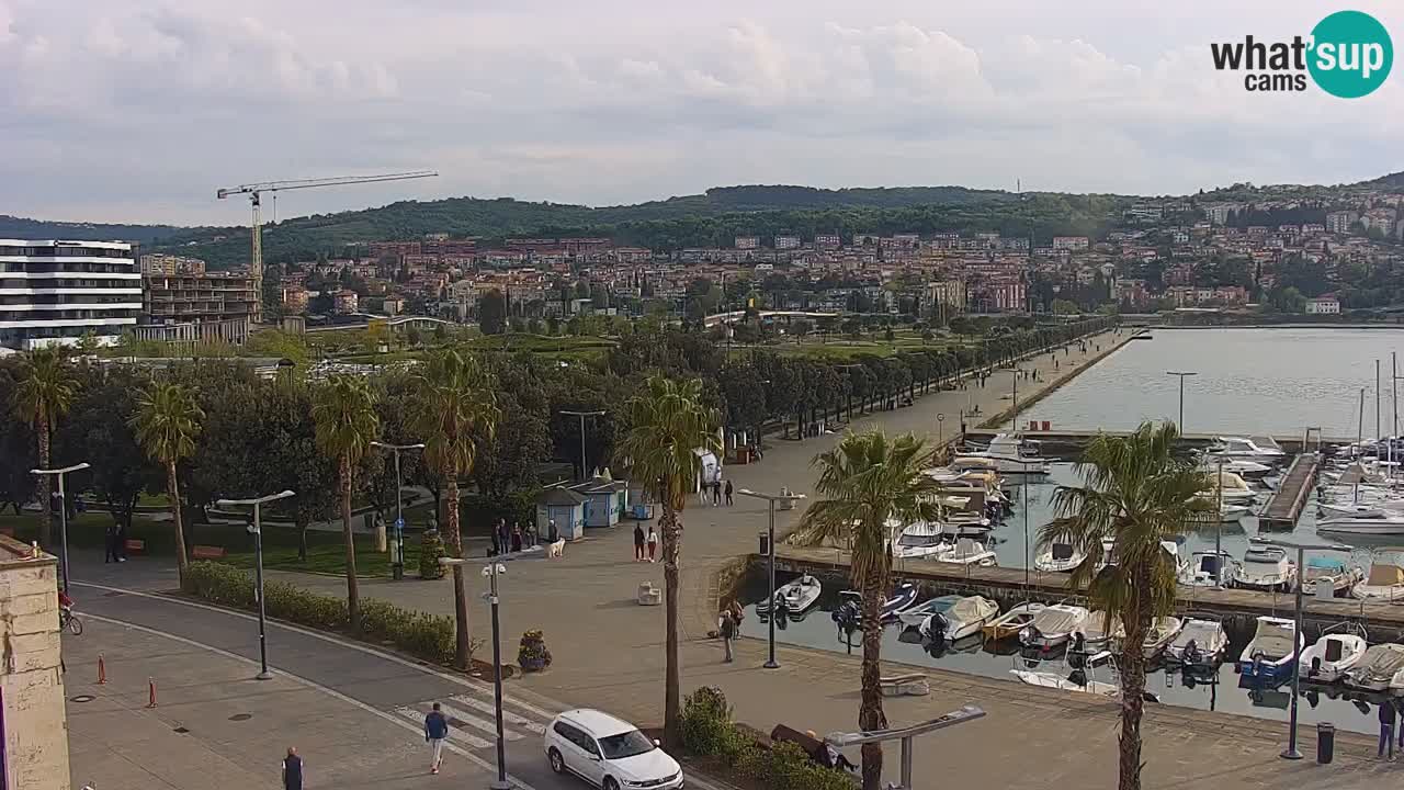 Webcam Koper – Panorama des Jachthafens und der Promenade vom Hotel Grand Koper