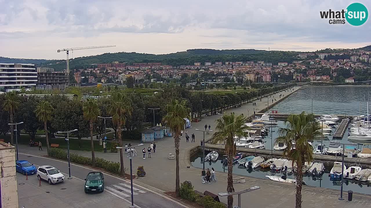 Webcam Koper – Panorama des Jachthafens und der Promenade vom Hotel Grand Koper