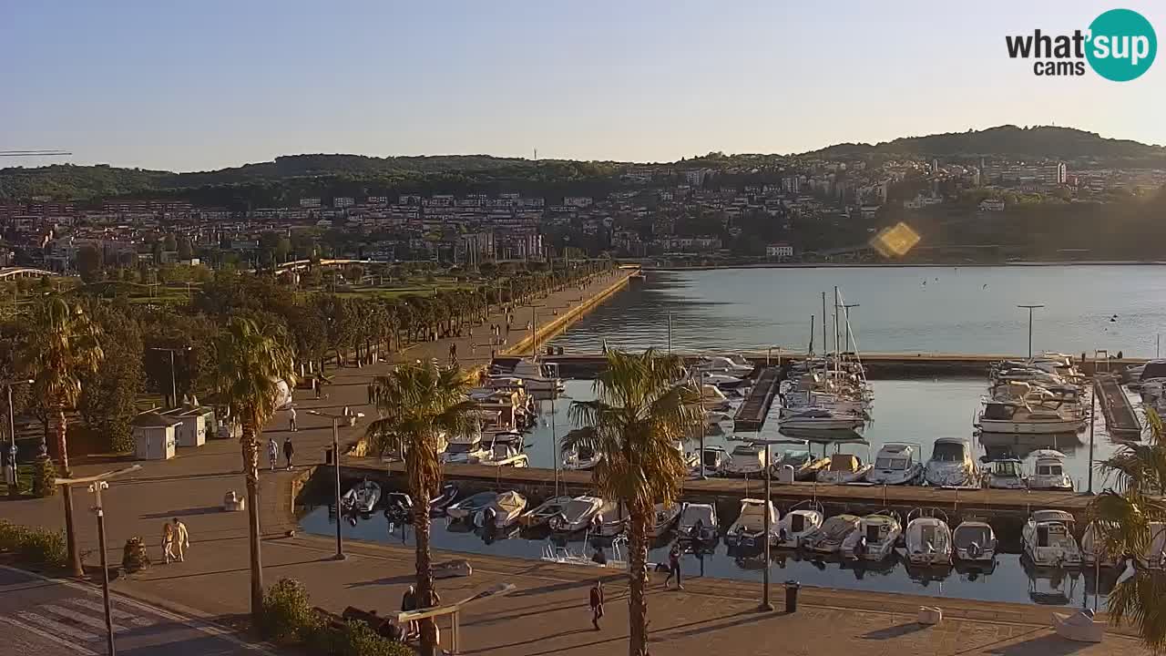 Webcam Koper – Panorama of the marina and promenade from the Grand Hotel Koper