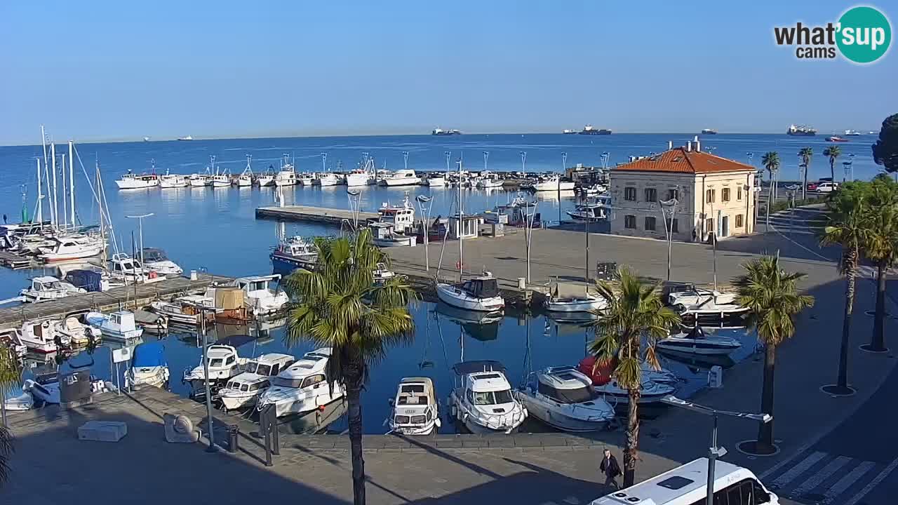 Webcam Koper – Panorama des Jachthafens und der Promenade vom Hotel Grand Koper