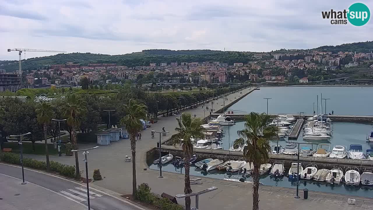 Spletna kamera Koper – Panorama na marino in promenado s Hotela Grand Koper