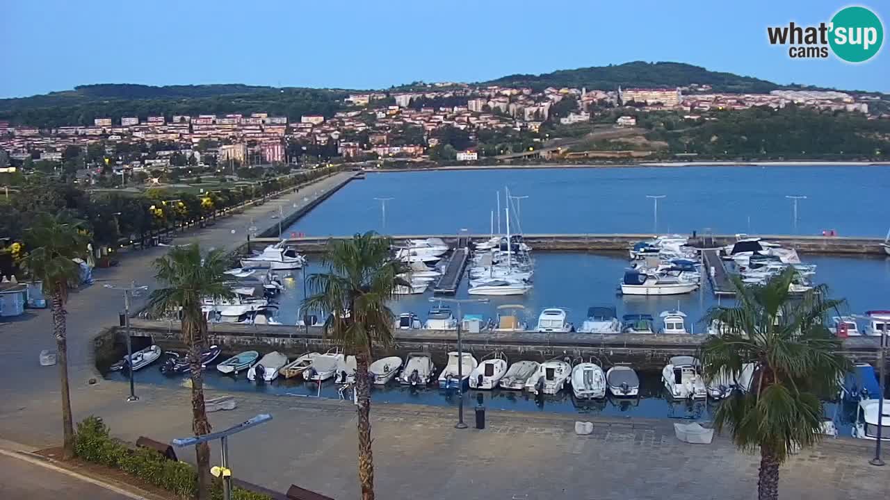 Spletna kamera Koper – Panorama na marino in promenado s Hotela Grand Koper