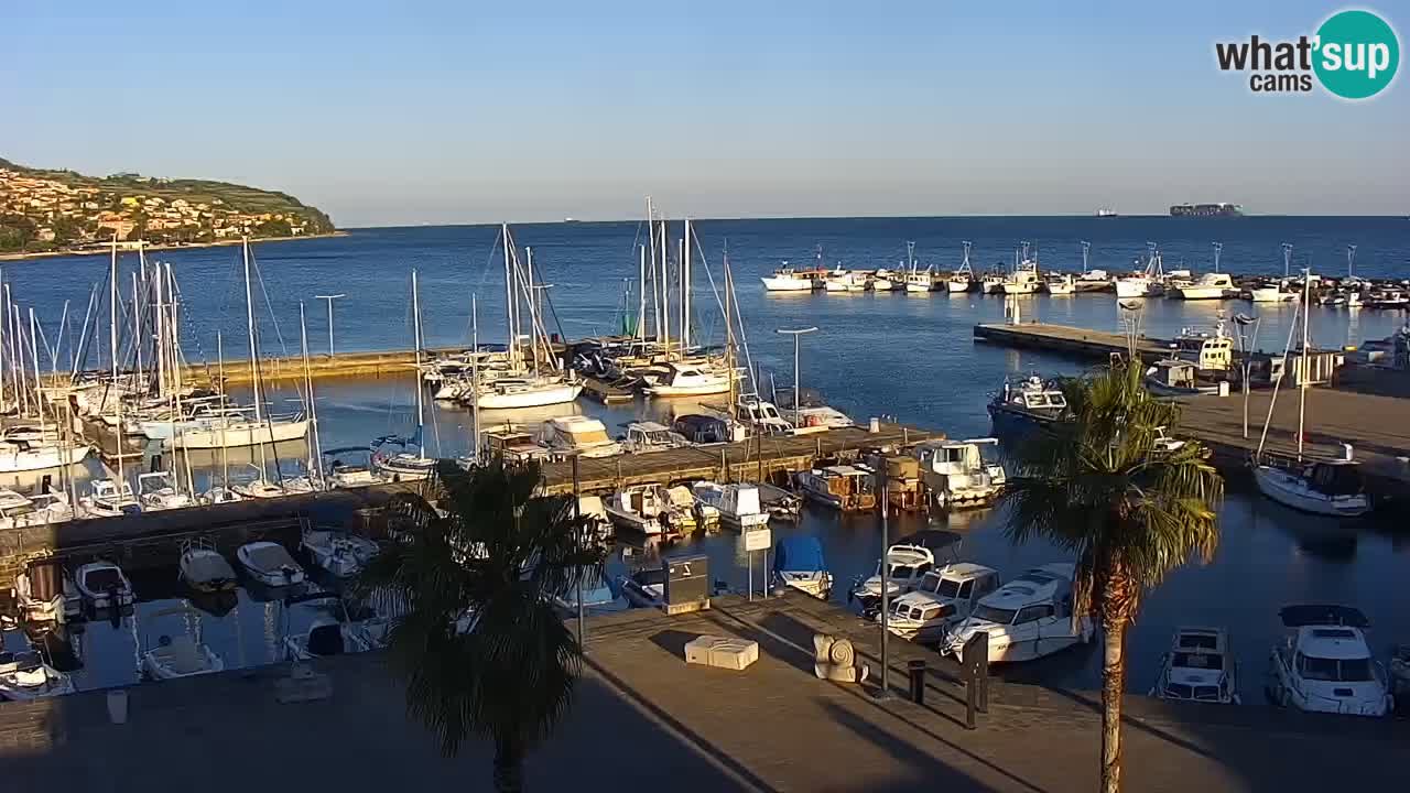 Webcam Koper – Panorama of the marina and promenade from the Grand Hotel Koper