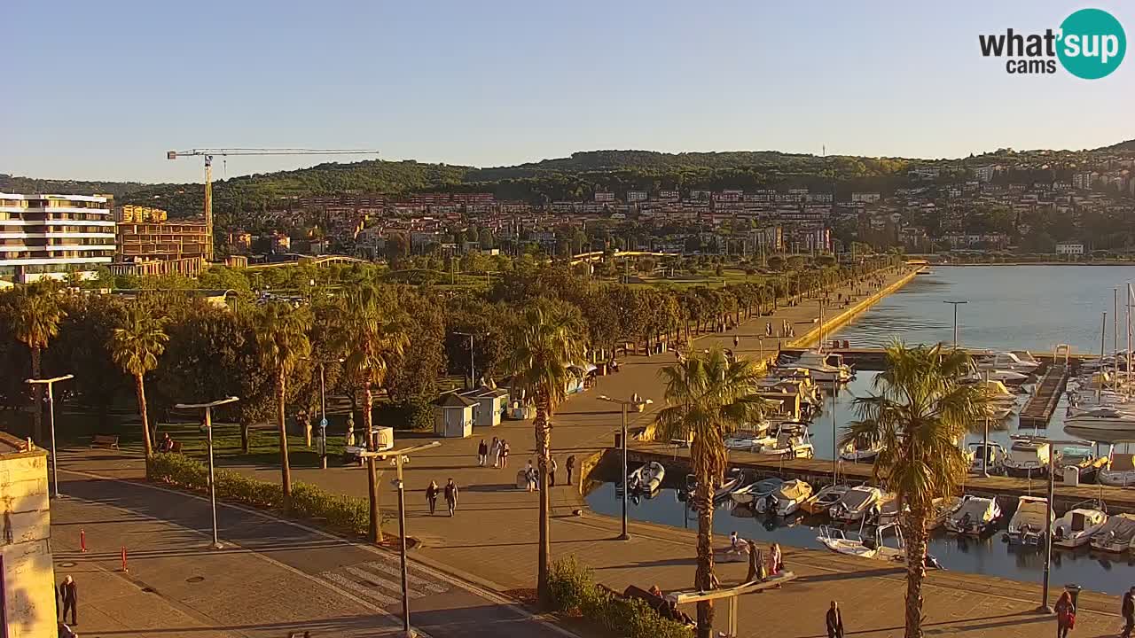 Webcam Koper – Panorama de la marina et de la promenade depuis le Grand Hotel Koper