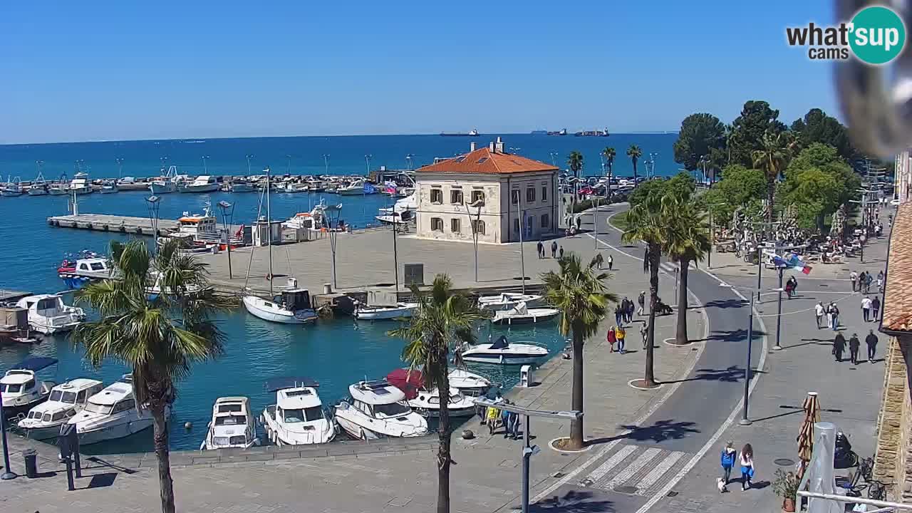 Webcam Koper – Panorama des Jachthafens und der Promenade vom Hotel Grand Koper