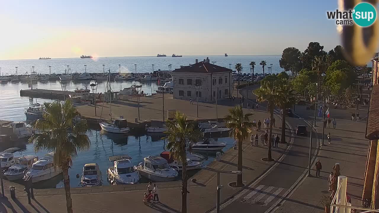 Webcam Koper – Panorama of the marina and promenade from the Grand Hotel Koper
