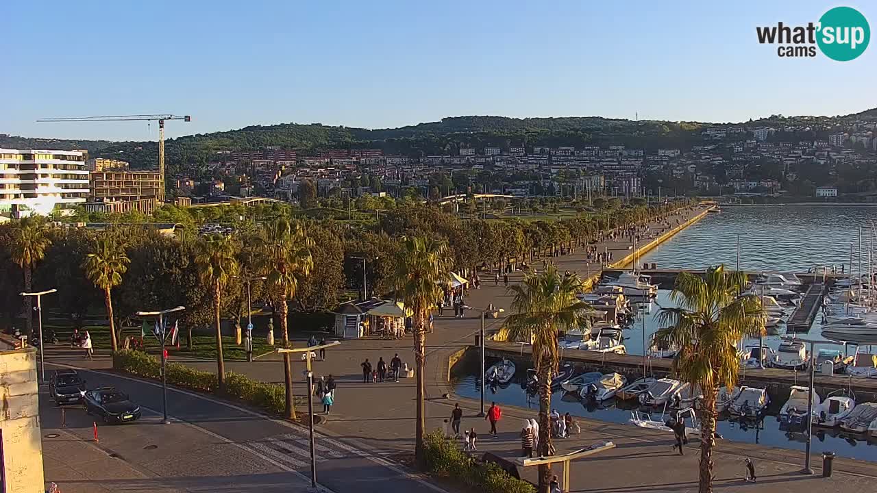 Webcam Koper – Panorama des Jachthafens und der Promenade vom Hotel Grand Koper