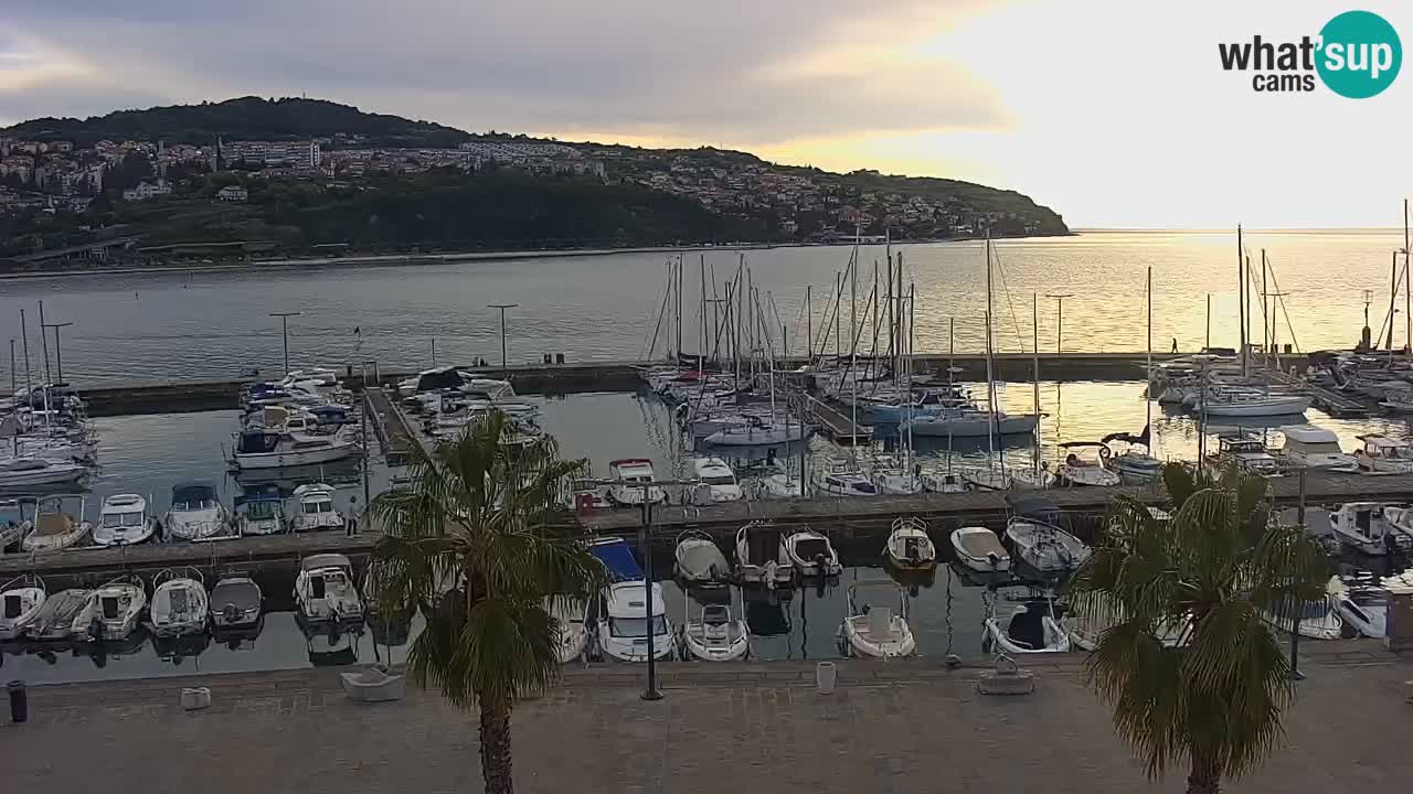 Webcam Koper – Panorama of the marina and promenade from the Grand Hotel Koper