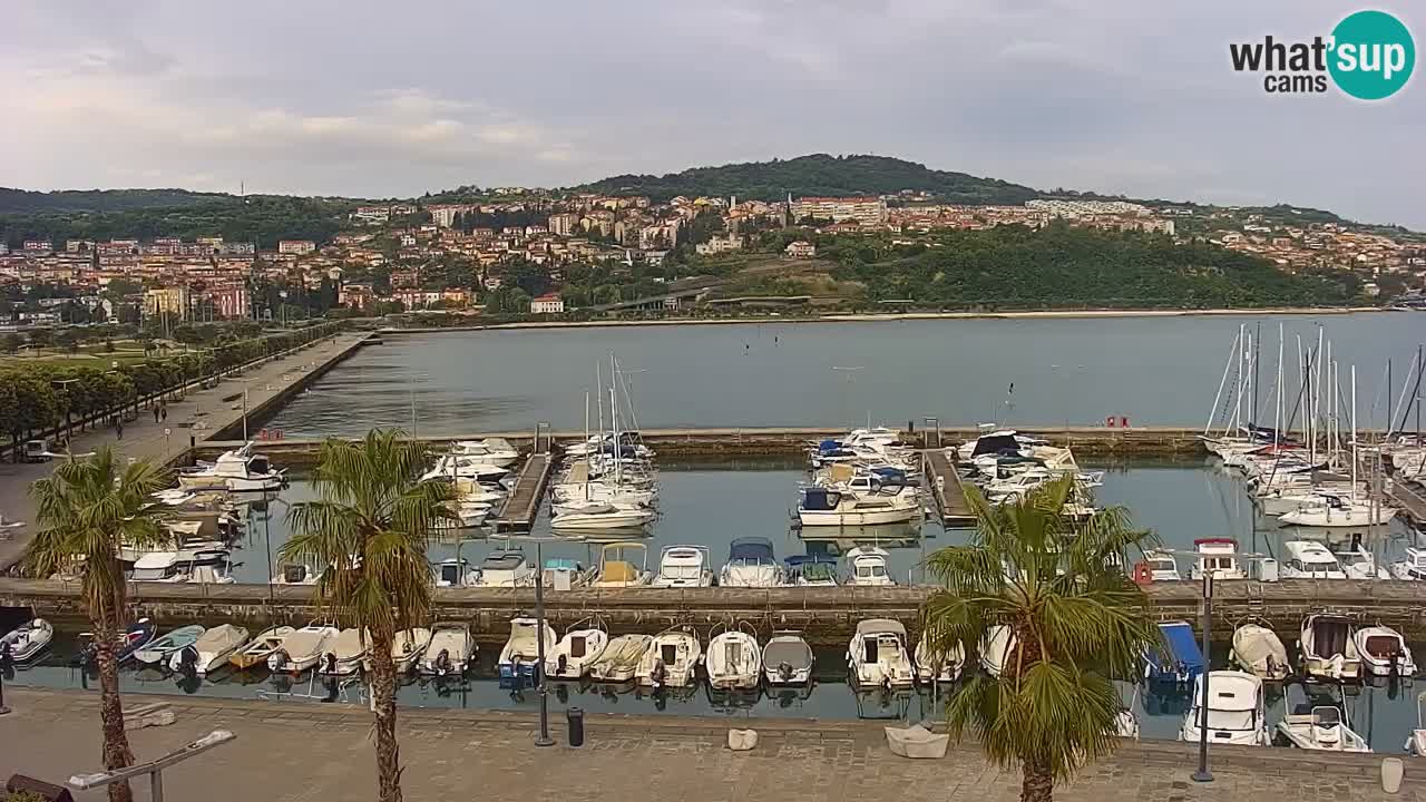 Webcam Koper – Panorama des Jachthafens und der Promenade vom Hotel Grand Koper
