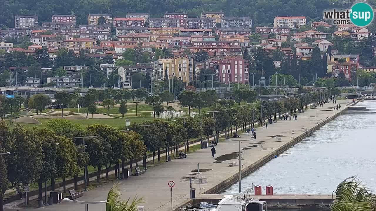 Webcam Koper – Panorama des Jachthafens und der Promenade vom Hotel Grand Koper