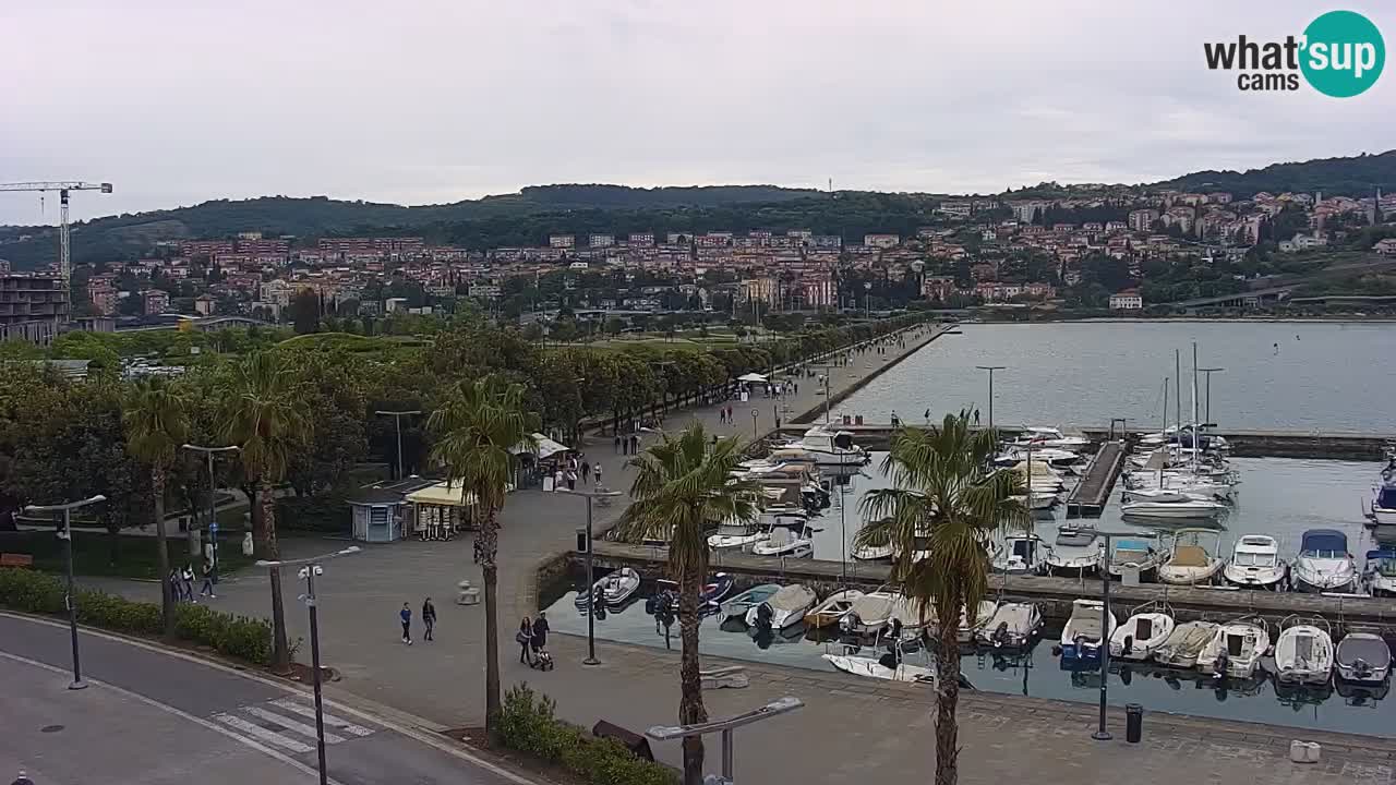 Webcam Koper – Panorama des Jachthafens und der Promenade vom Hotel Grand Koper