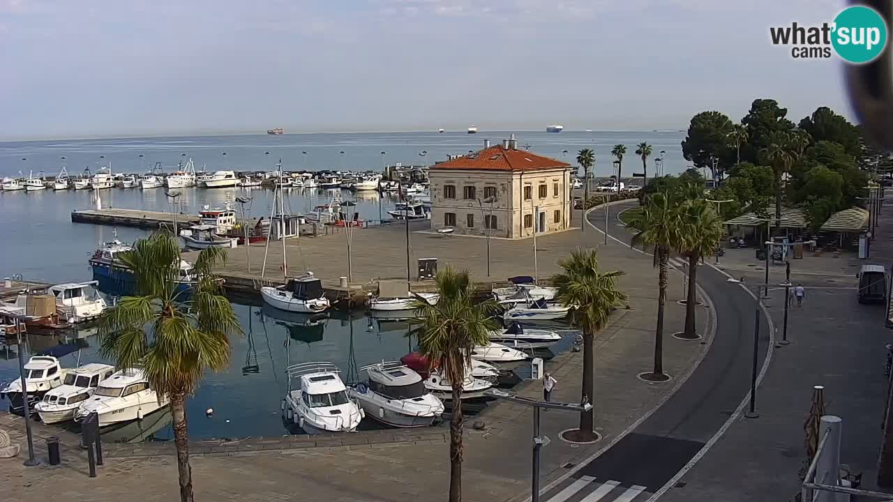 Webcam Koper – Panorama des Jachthafens und der Promenade vom Hotel Grand Koper