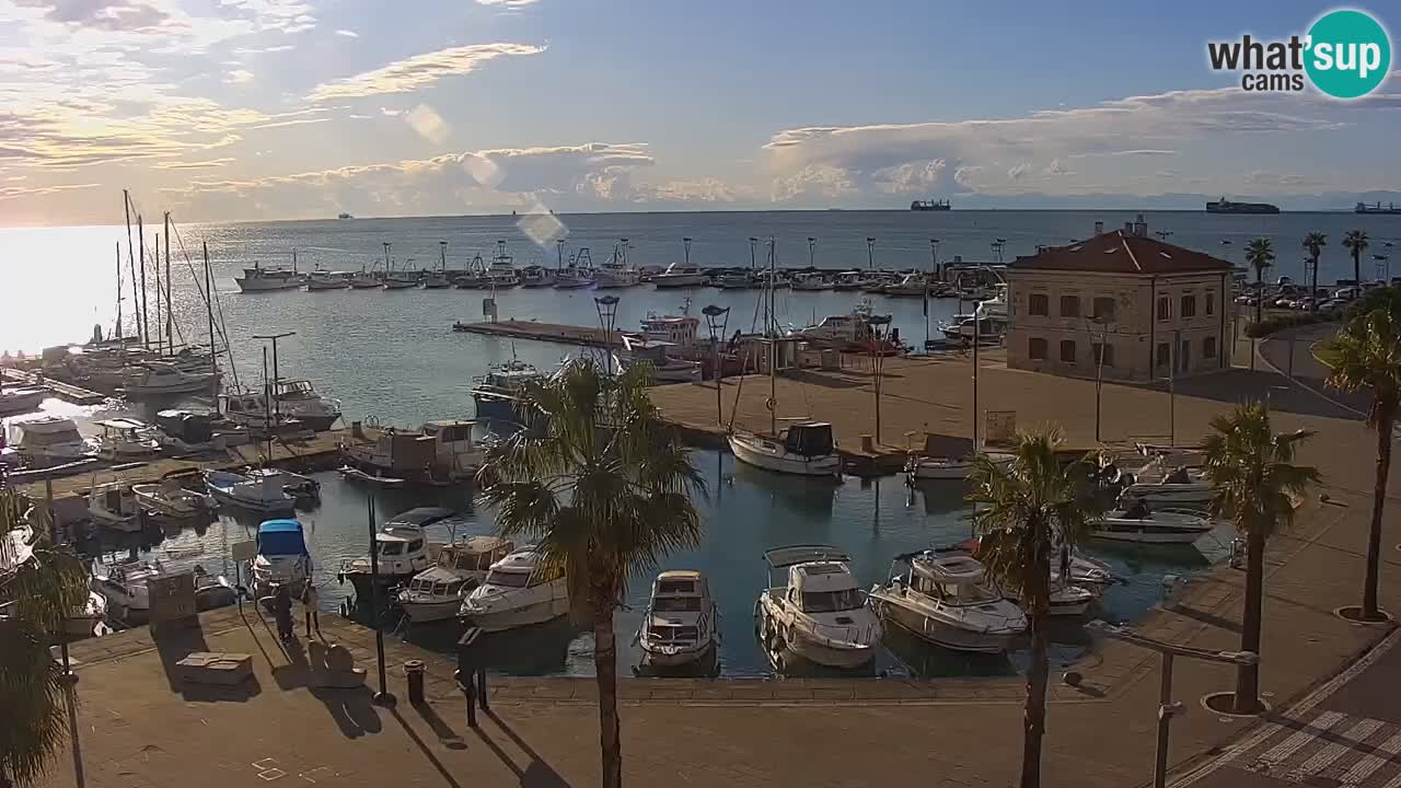 Webcam Koper – Panorama of the marina and promenade from the Grand Hotel Koper