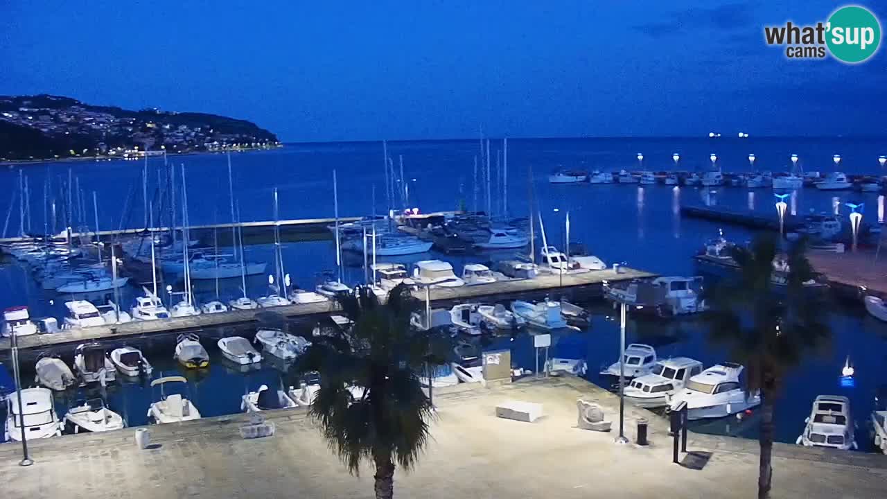Webcam Koper – Panorama des Jachthafens und der Promenade vom Hotel Grand Koper