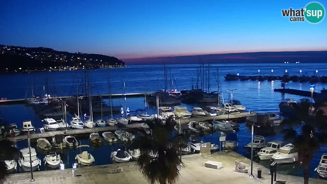 Webcam Koper – Panorama of the marina and promenade from the Grand Hotel Koper
