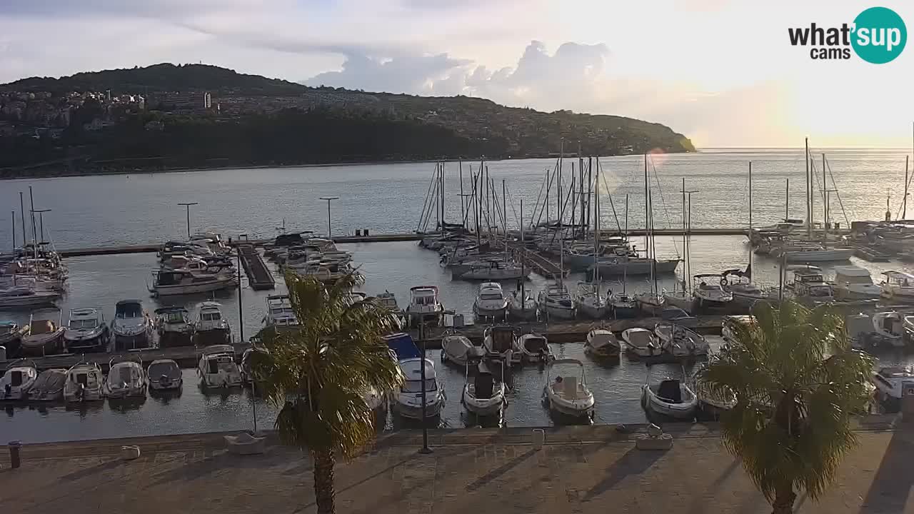 Webcam Koper – Panorama of the marina and promenade from the Grand Hotel Koper