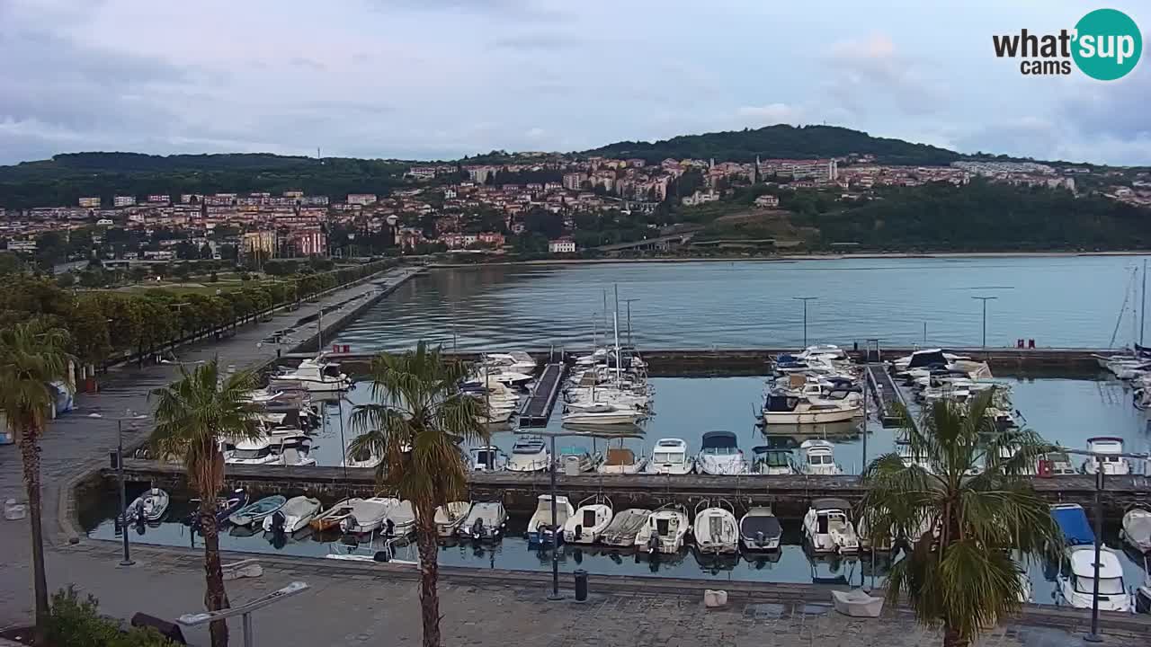 Spletna kamera Koper – Panorama na marino in promenado s Hotela Grand Koper