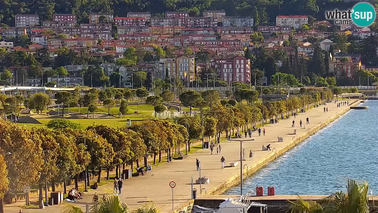 Webcam Koper – Panorama de la marina et de la promenade depuis le Grand Hotel Koper