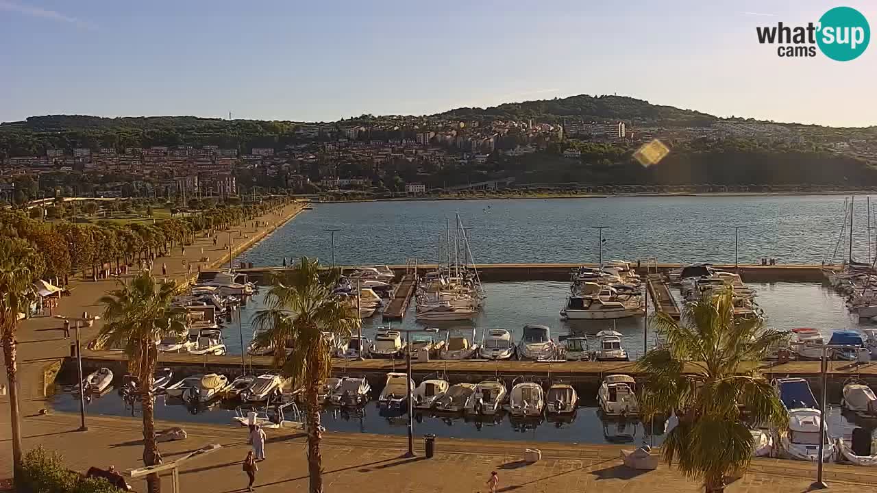 Camera en vivo Koper – puerto deportivo y paseo marítimo desde el Hotel Grand Koper
