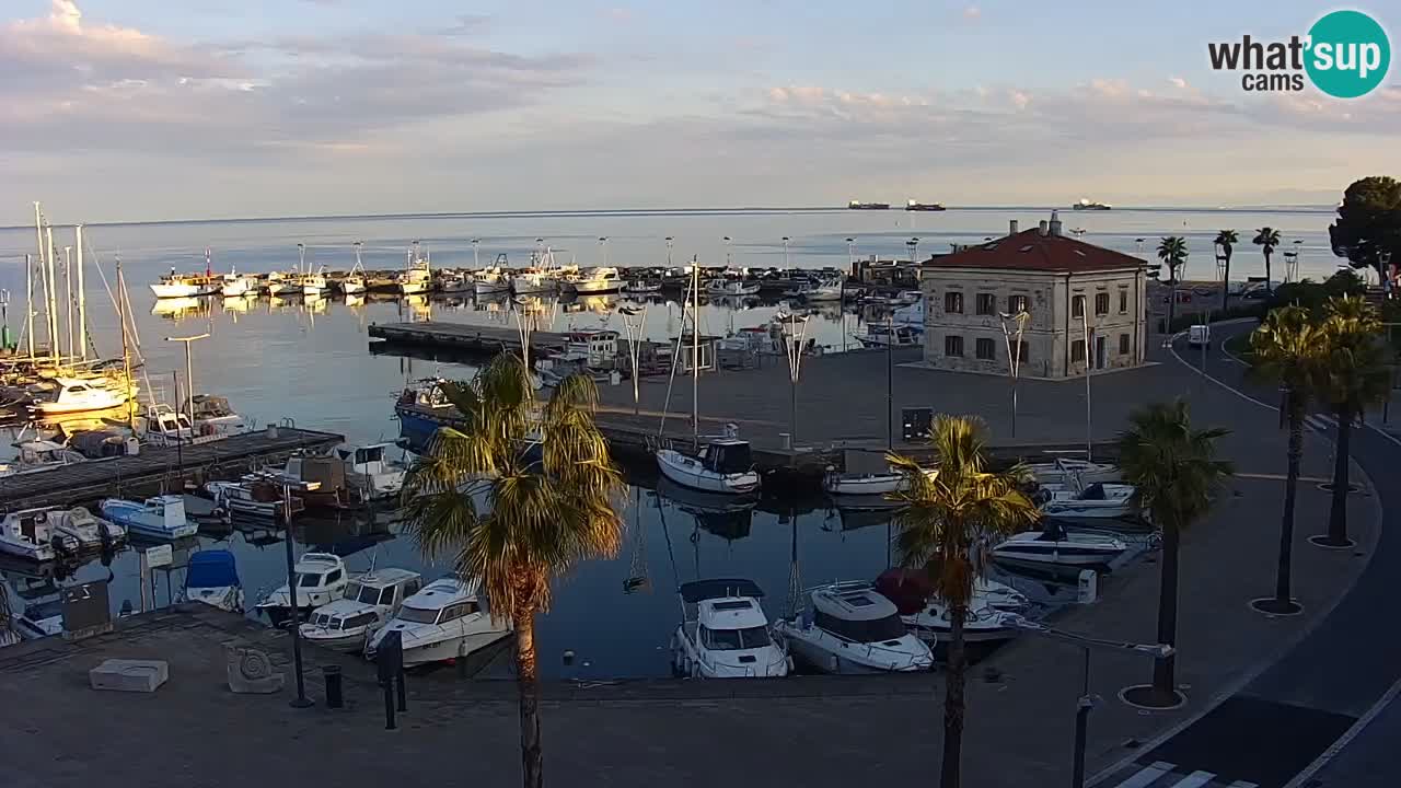 Webcam Koper – Panorama of the marina and promenade from the Grand Hotel Koper