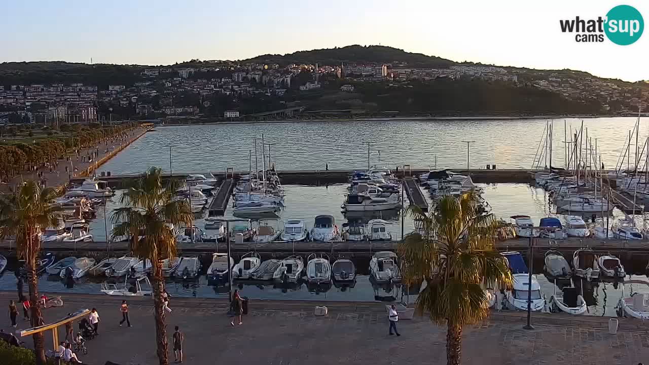 Webcam Koper – Panorama de la marina et de la promenade depuis le Grand Hotel Koper