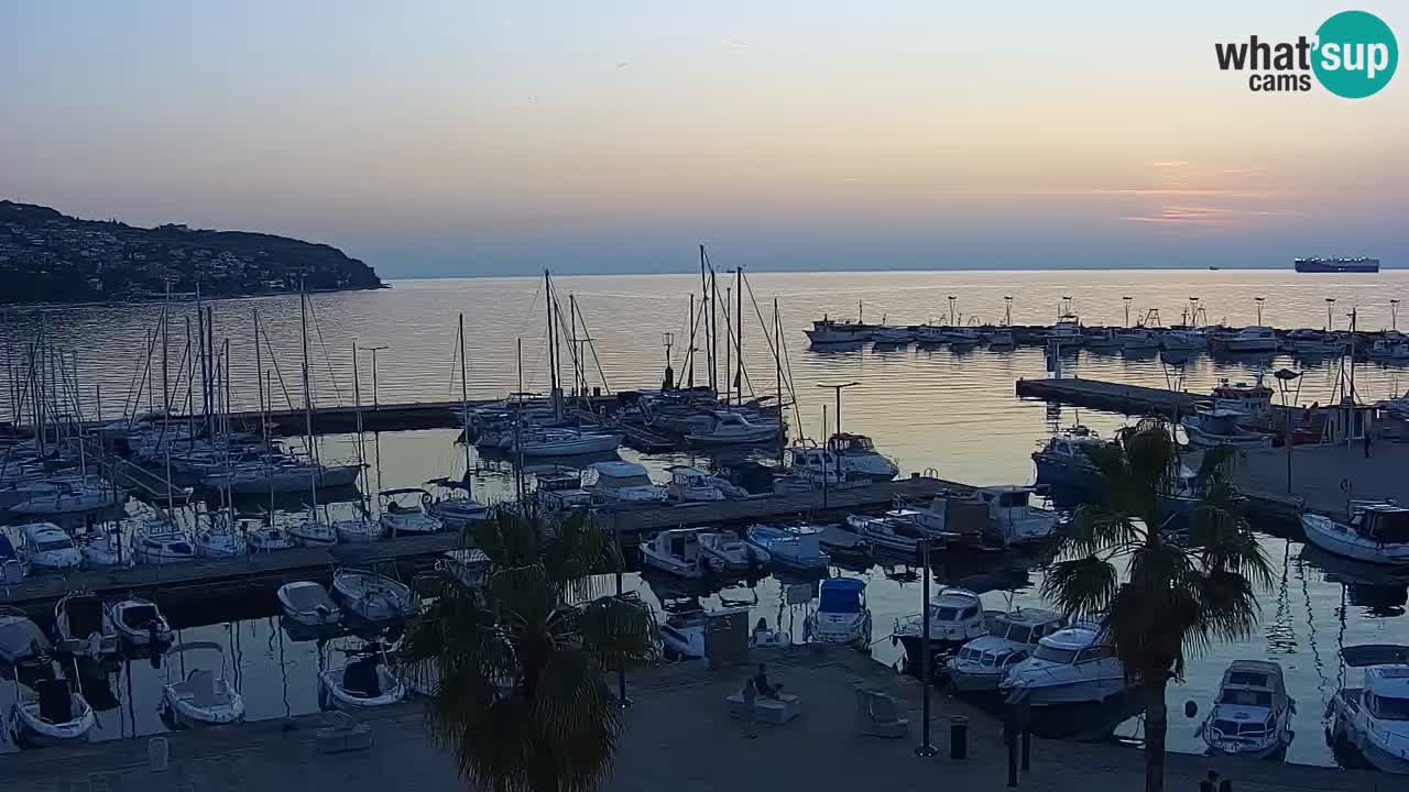 Webcam Koper – Panorama of the marina and promenade from the Grand Hotel Koper