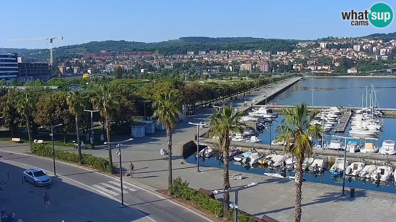 Webcam Koper – Panorama des Jachthafens und der Promenade vom Hotel Grand Koper
