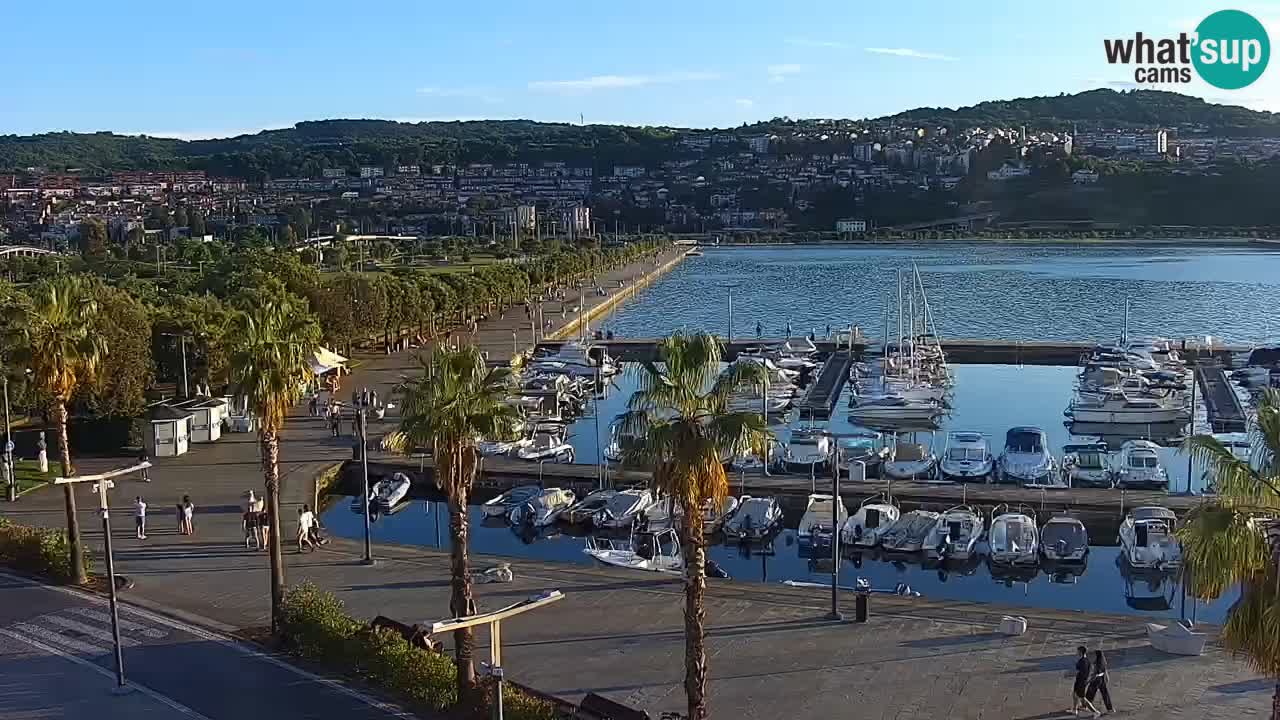 Webcam Koper – Panorama des Jachthafens und der Promenade vom Hotel Grand Koper