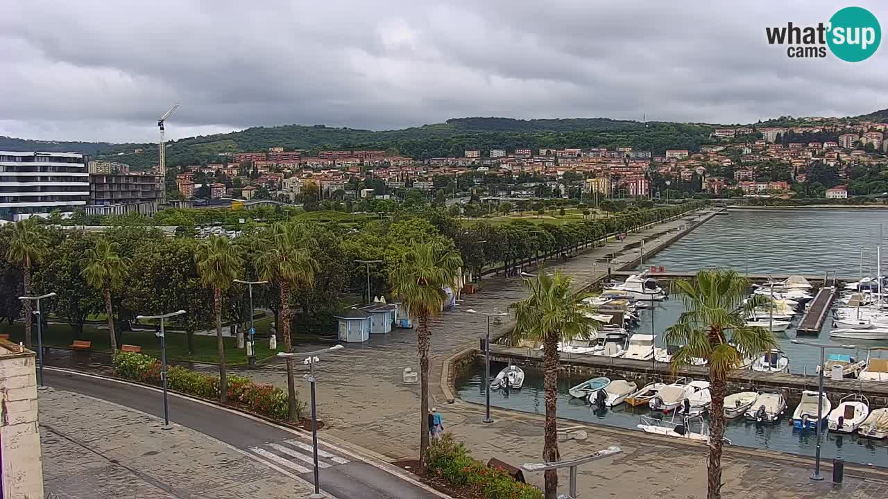 Spletna kamera Koper – Panorama na marino in promenado s Hotela Grand Koper