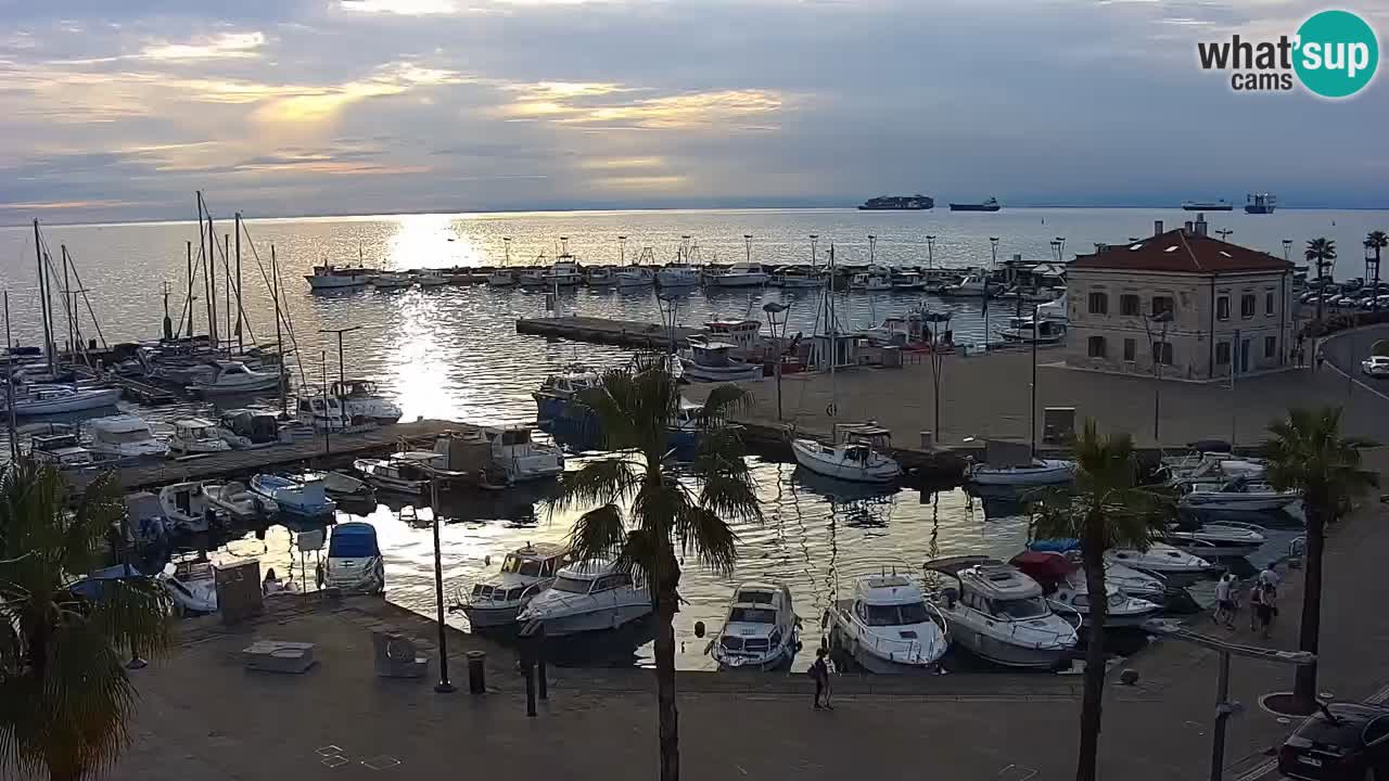 Web kamera Koper – marina i promenada – hotel Grand Koper