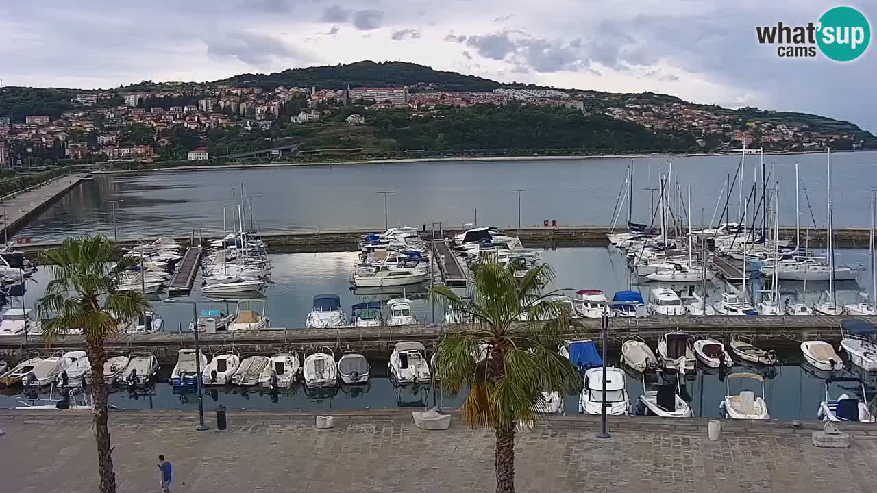 Webcam Koper – Panorama des Jachthafens und der Promenade vom Hotel Grand Koper