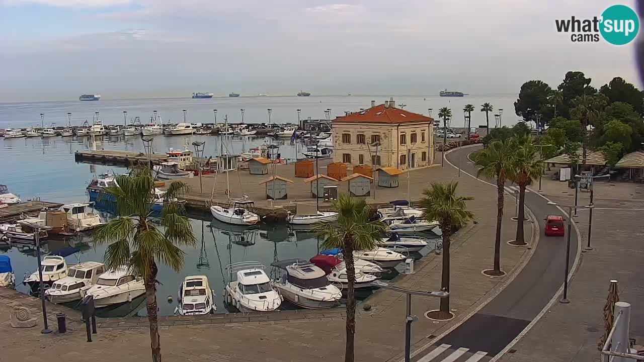 Webcam Koper – Panorama of the marina and promenade from the Grand Hotel Koper