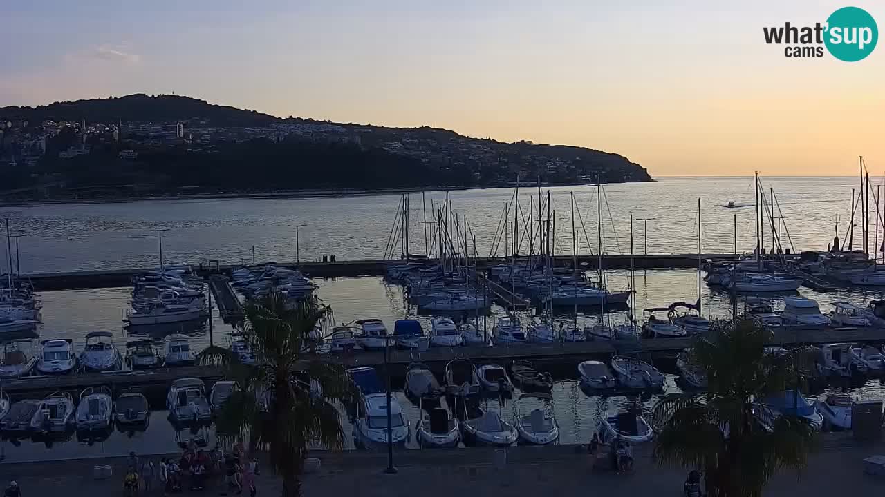Webcam Koper – Panorama of the marina and promenade from the Grand Hotel Koper