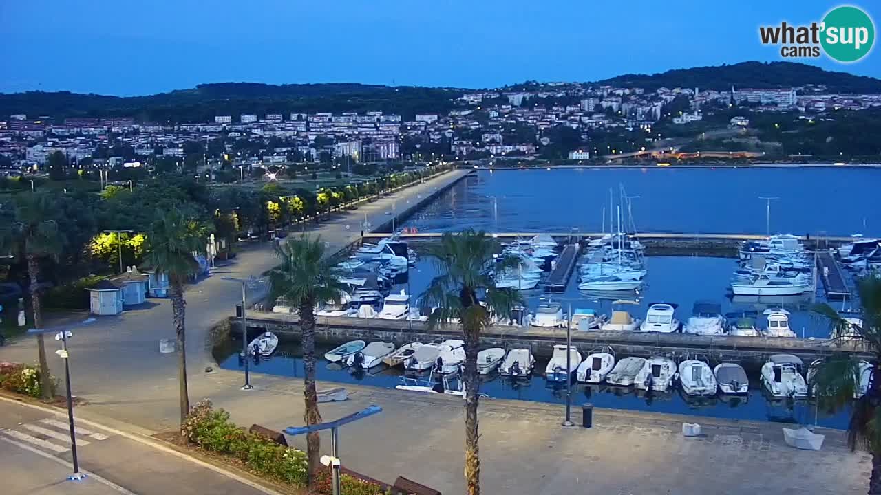 Spletna kamera Koper – Panorama na marino in promenado s Hotela Grand Koper