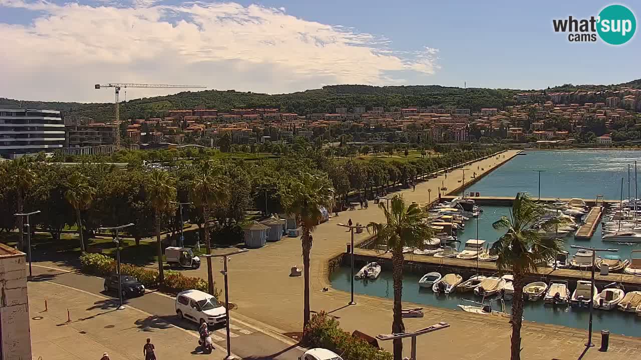 Webcam Koper – Panorama des Jachthafens und der Promenade vom Hotel Grand Koper