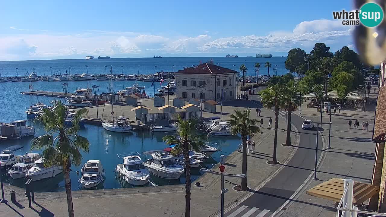 Webcam Koper – Panorama des Jachthafens und der Promenade vom Hotel Grand Koper