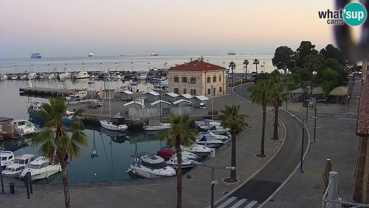 Webcam Koper – Panorama of the marina and promenade from the Grand Hotel Koper