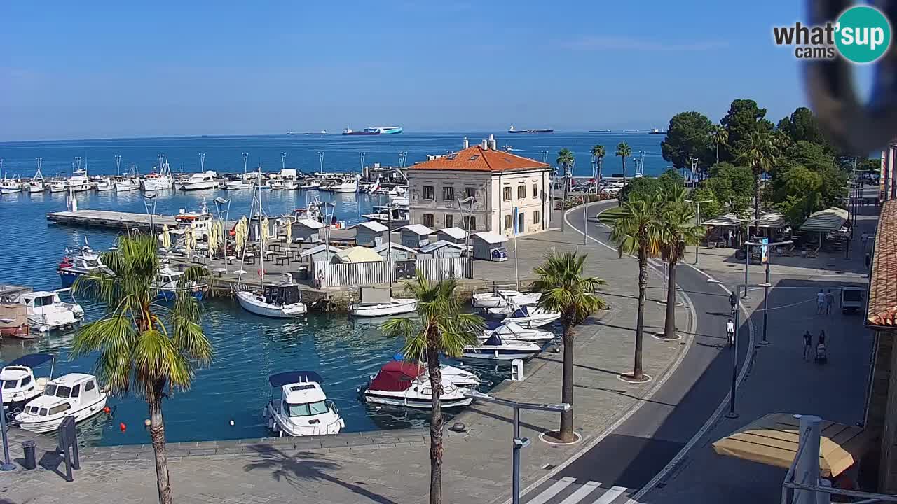 Webcam Koper – Panorama des Jachthafens und der Promenade vom Hotel Grand Koper